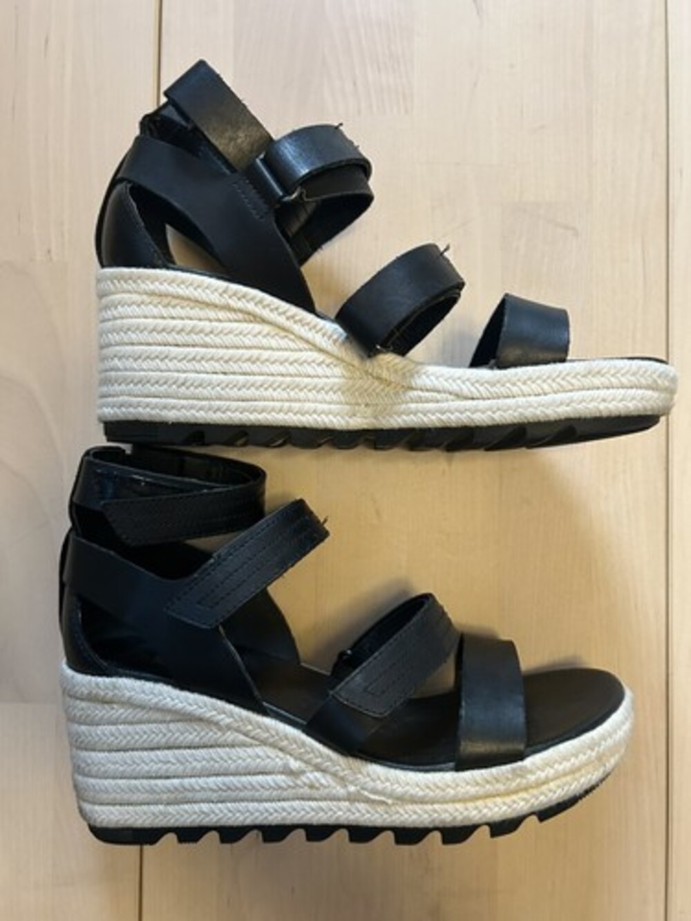 Sorel Cameron Black Adjustable Hook And Loop Straps wedge Heel sandal Size 8